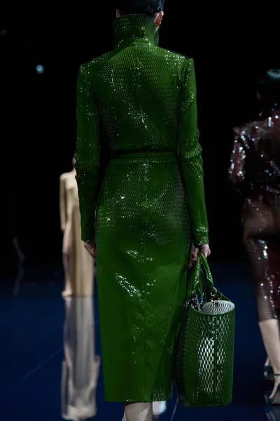 Look 8